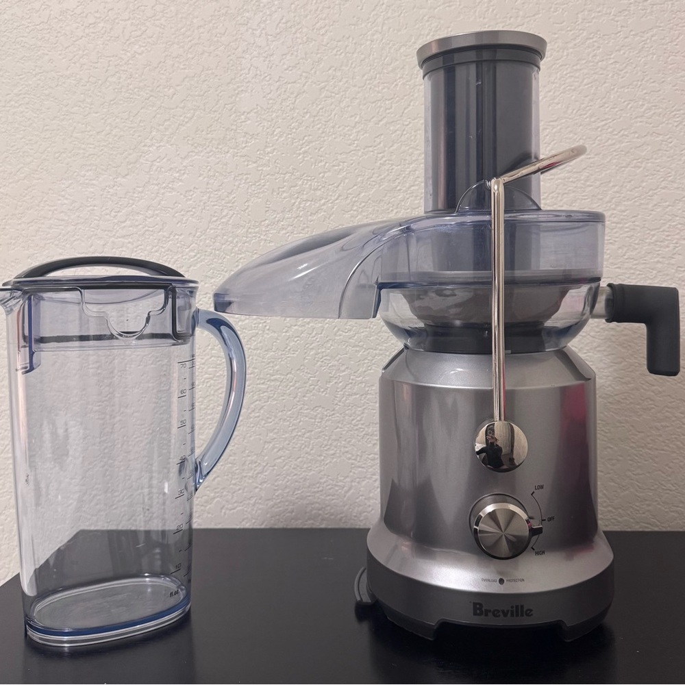Breville Silver and Black Juice Extractor
